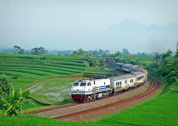 Tips Naik Kereta Api Praktis dan Hemat